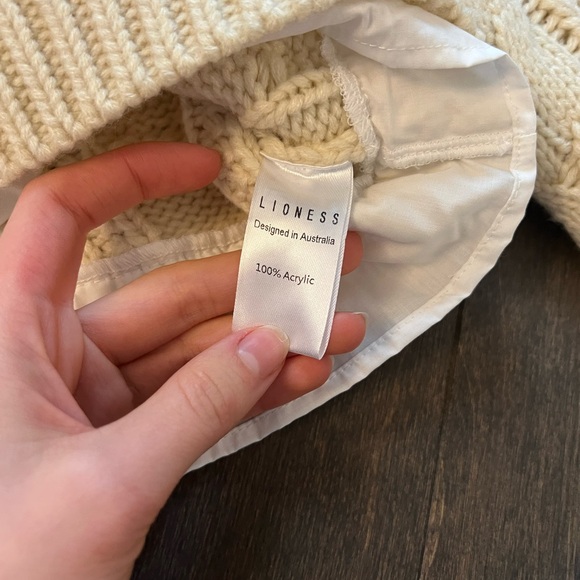 Lioness cropped sweater - Picture 6 of 7